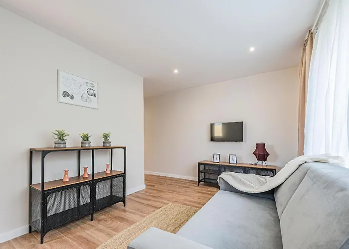 Apartman Hello So Close *