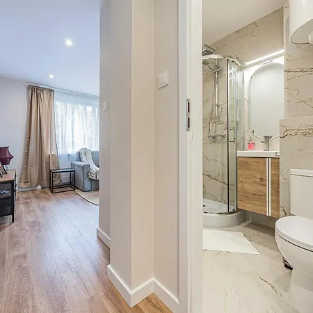 Apartment Hello So Close *