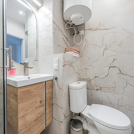 Hello So Close Apartment